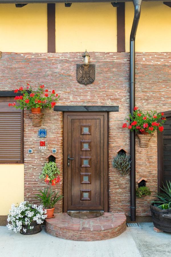 Brick Apartment Bajina Basta Buitenkant foto