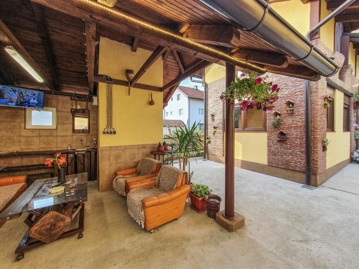 Brick Apartment Bajina Basta Buitenkant foto